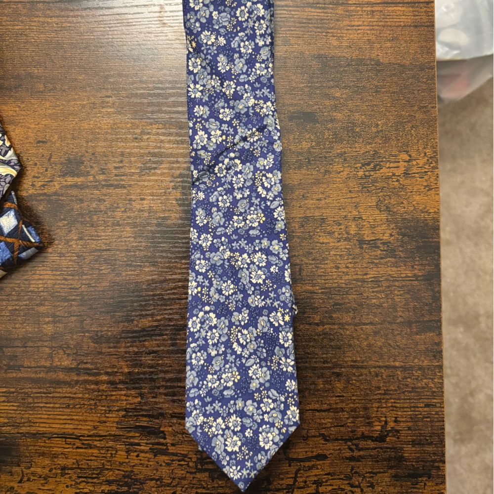 Dockers Navy Floral Headband